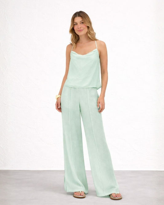 CALÇA COM FENDA ACETINADA BAY (VERDE AGUA)