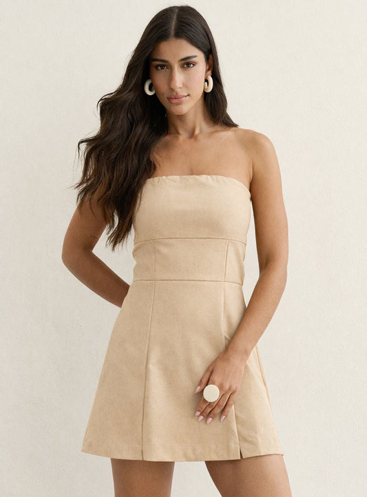 VESTIDO CURTO RECORTES SEM ALÇAS BEGE
