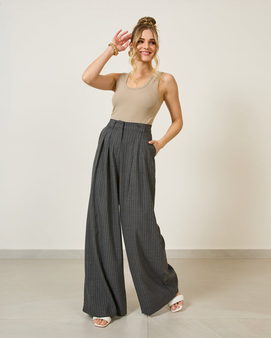 Calça Pantalona Risca de Giz Cinza