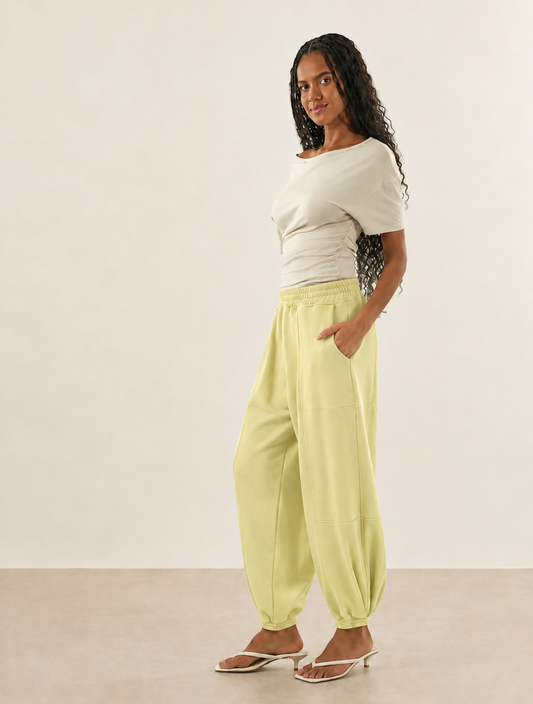 CALÇA MOLETOM JOGGER RECORTES AMARELO