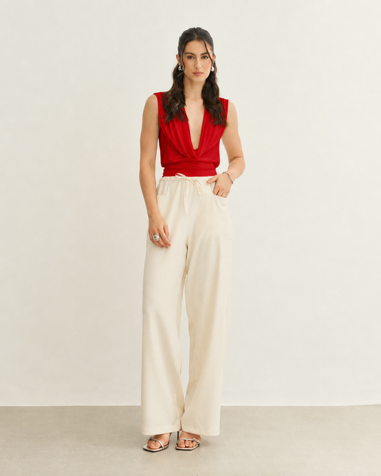 BLUSA SEM MANGAS COM DEGAGÊ LONGO VERMELHO