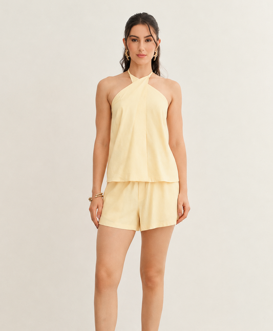 SHORTS CURTO COM ELÁSTICO NO CÓS AMARELO