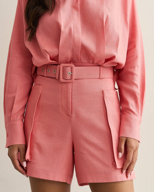 BERMUDA COM BOLSOS UTILITÁRIOS CORAL