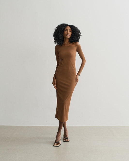 VESTIDO MIDI MANGA LONGA RECORTE ASSIMÉTRICO CEVADA (MARROM CLARO)