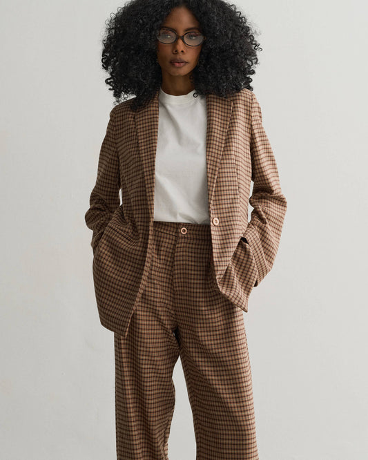 BLAZER ALFAIATARIA XADREZ COM CINTO XADREZ BEGE C/ MARROM