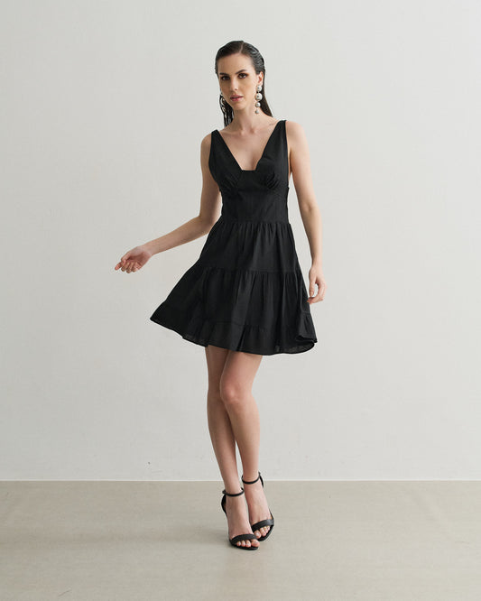 VESTIDO CURTO EM CAMADAS PRETO