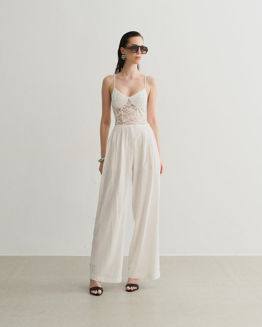 BODY BUSTO ESTRUTURADO DE RENDA OFF WHITE