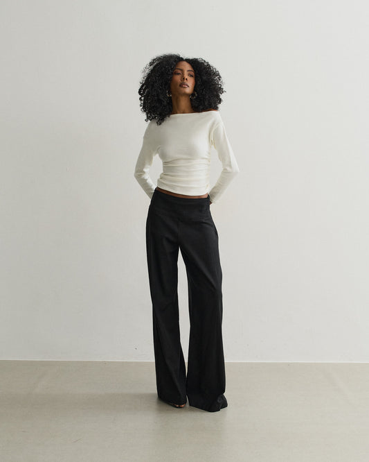 BLUSA DECOTE ASSIMÉTRICO OFF WHITE