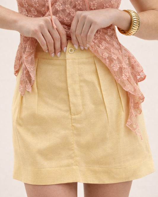 SHORTS SAIA COM DRAPEADO AMARELO