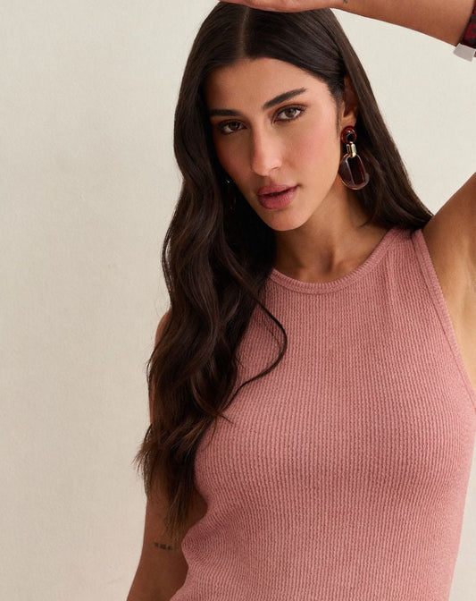 REGATA MALHA TEXTURIZADA MARROM