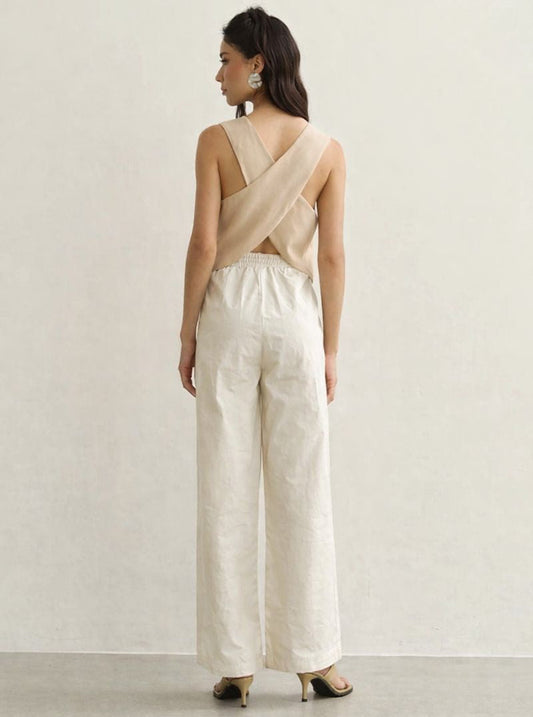 CALÇA COM BOLSOS OFF WHITE