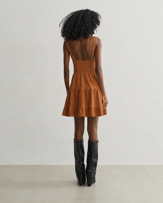 VESTIDO CURTO EM CAMADAS MARROM