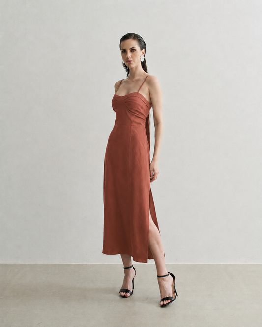 VESTIDO BUSTO ESTRUTURADO COM FENDA LATERAL WOOD ROSE (ROSA QUEIMADO)