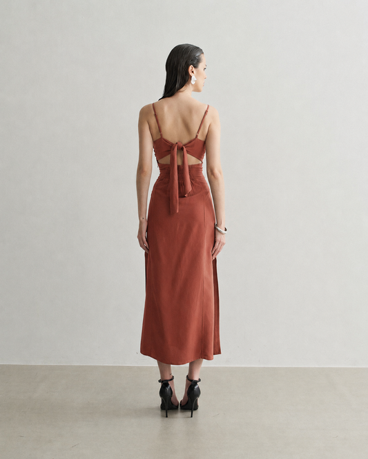 VESTIDO BUSTO ESTRUTURADO COM FENDA LATERAL WOOD ROSE (ROSA QUEIMADO)