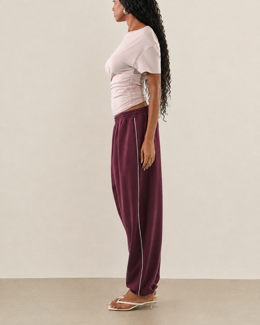 CALÇA DE MOLETOM CONTRASTE LATERAL BORDO