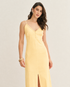VESTIDO MIDI COM RENDA E FENDA FRONTAL

 AMARELO