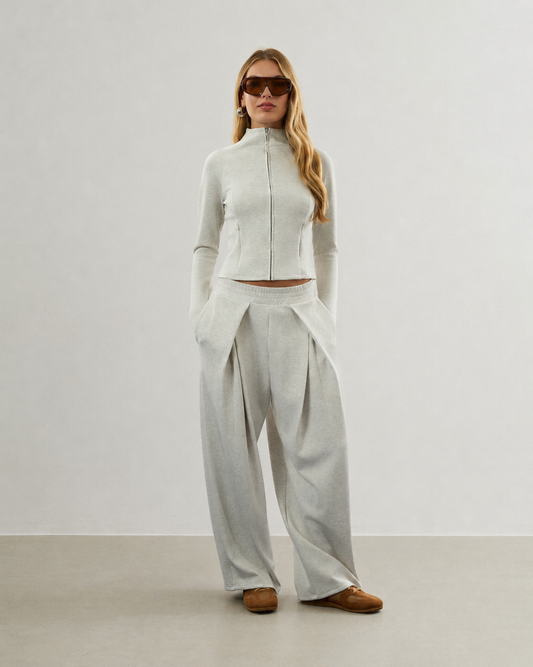 CALÇA DE MOLETOM COM PREGAS CINZA MESCLA