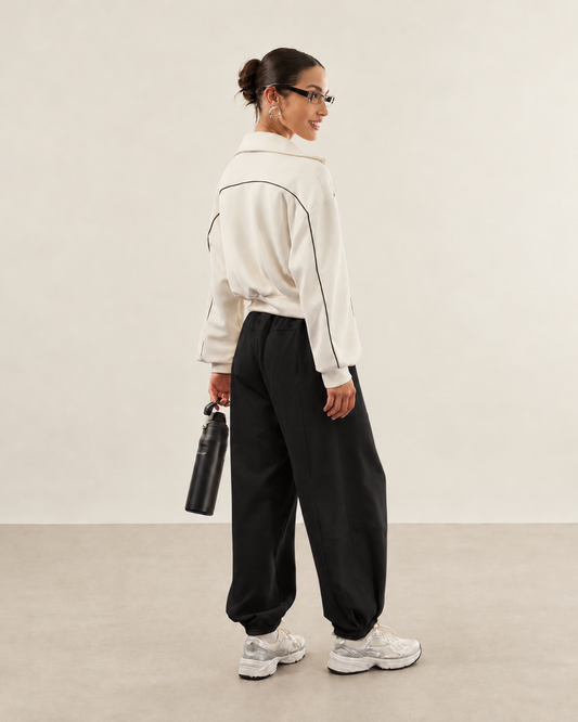 CALÇA DE MOLETOM COM RECORTES PRETO