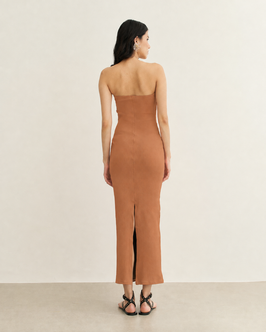 VESTIDO TOMARA QUE CAIA CANELADO MARROM