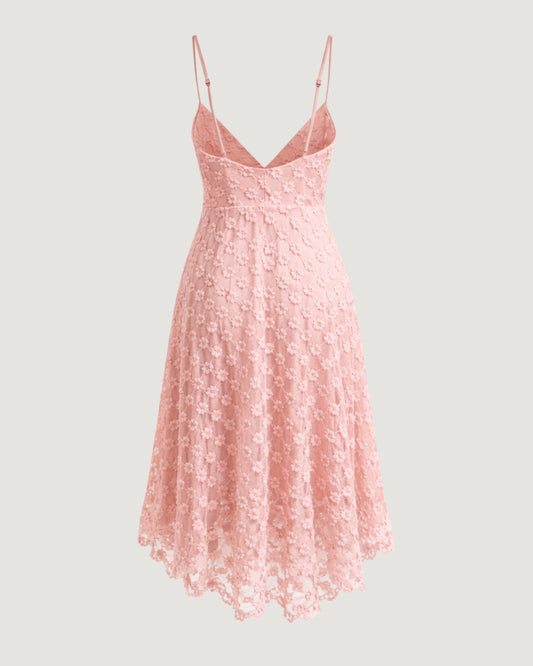 VESTIDO COM RECORTES E BABADOS ROSA