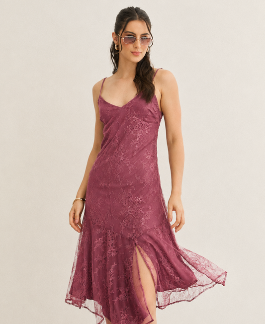 VESTIDO MIDI RENDA ALCINHA ASSIMÉTRICO ACAI (ROXO)