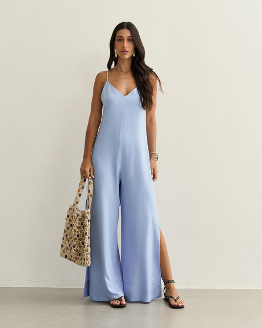 MACACÃO COM FENDAS LATERAIS AZUL