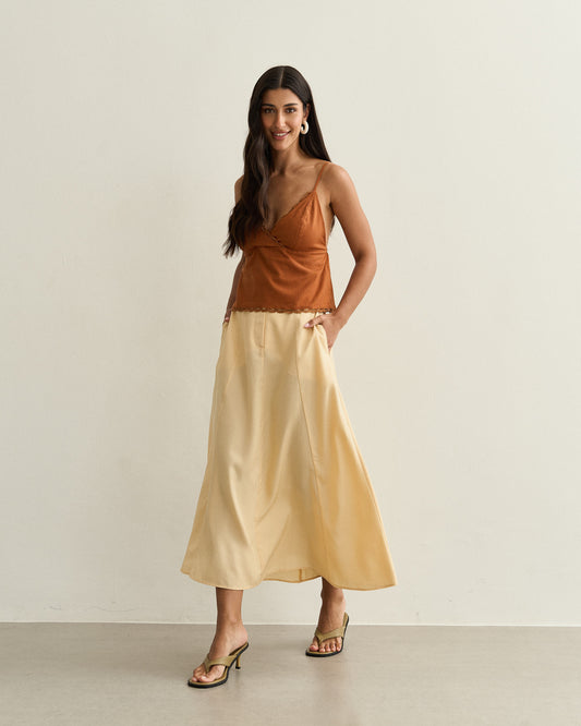 REGATA COM DECOTE TRANSPASSADO MARROM