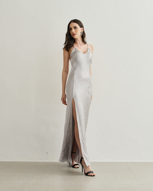 VESTIDO LONGO COM ALÇA DE CETIM PRATA