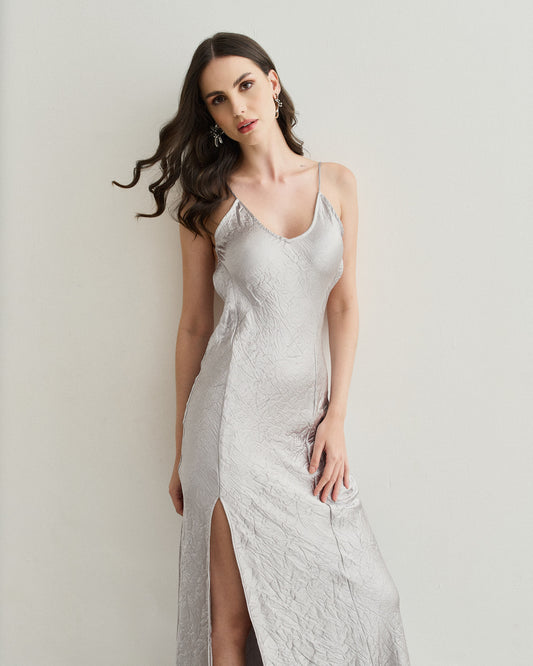 VESTIDO LONGO COM ALÇA DE CETIM PRATA
