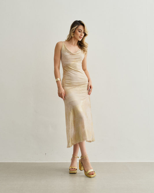 VESTIDO TULE COM DECOTE DEGAGÊ DOURADO