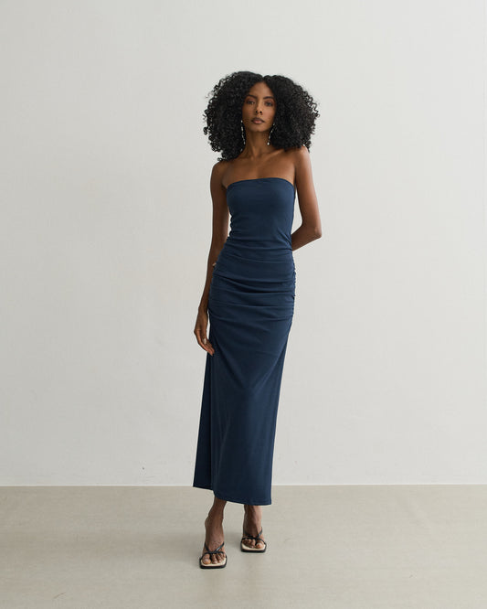 VESTIDO SEM ALÇAS FRANZIDO ABERTURA COSTAS AZUL MARINHO