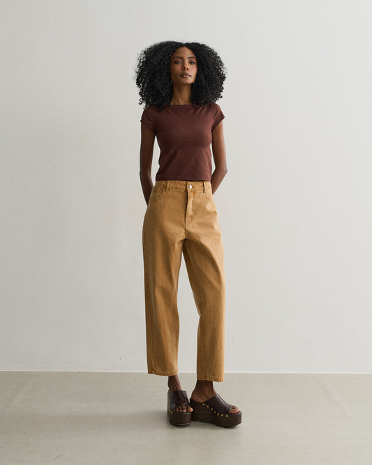 BLUSA DECOTE CANOA POUDRE DE CACAO (MARROM)