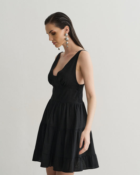 VESTIDO CURTO EM CAMADAS PRETO