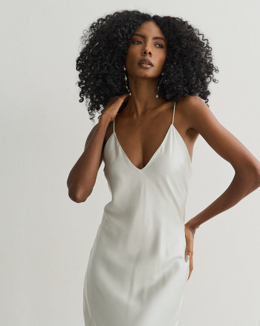 VESTIDO MIDI CETIM ALCINHA GELO
