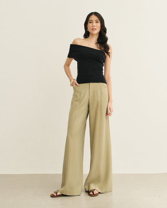 BLUSA TRICOT DECOTE ASSIMÉTRICO PRETO