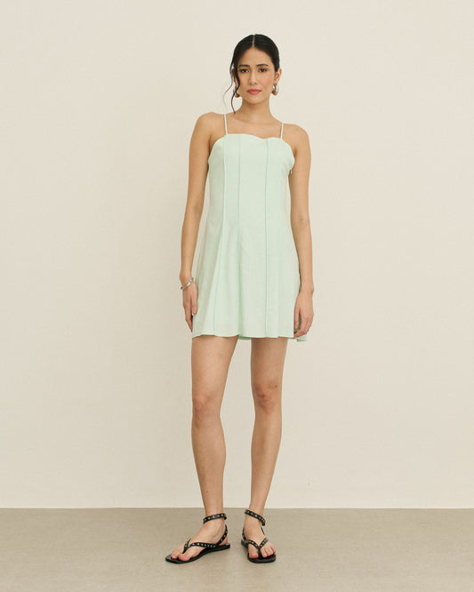 VESTIDO CURTO EVASÊ COM RECORTES VERDE