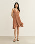 VESTIDO CURTO FRENTE U RECORTES E BABADOS MARROM