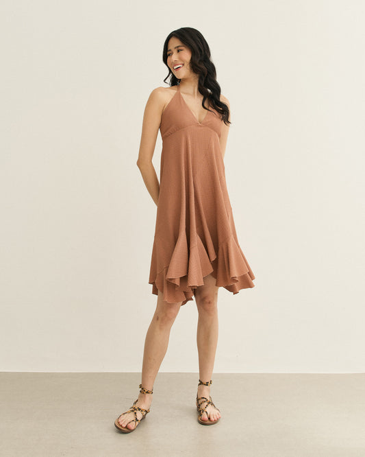 VESTIDO CURTO FRENTE U RECORTES E BABADOS MARROM