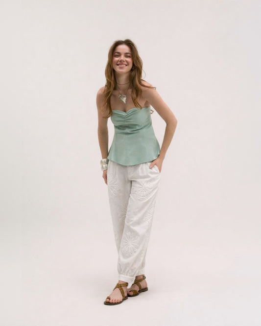 CALÇA COM PREGAS LAISE OFF WHITE