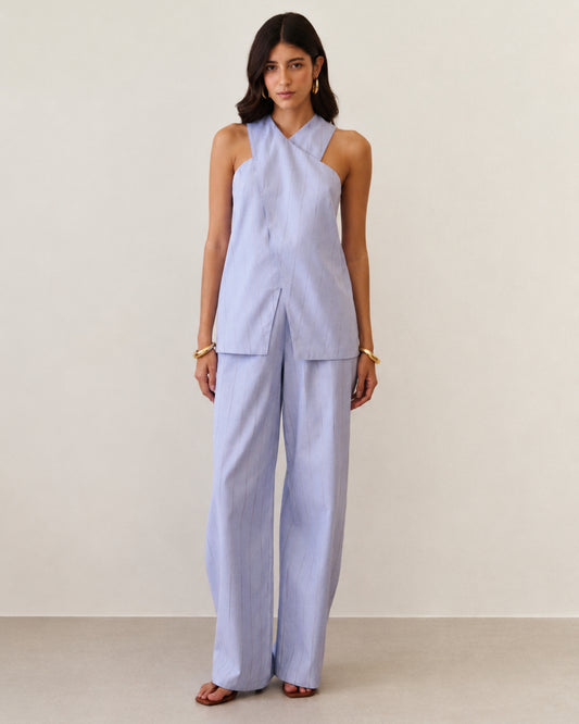 BLUSA COM TRANSPASSE FRONTAL AZUL